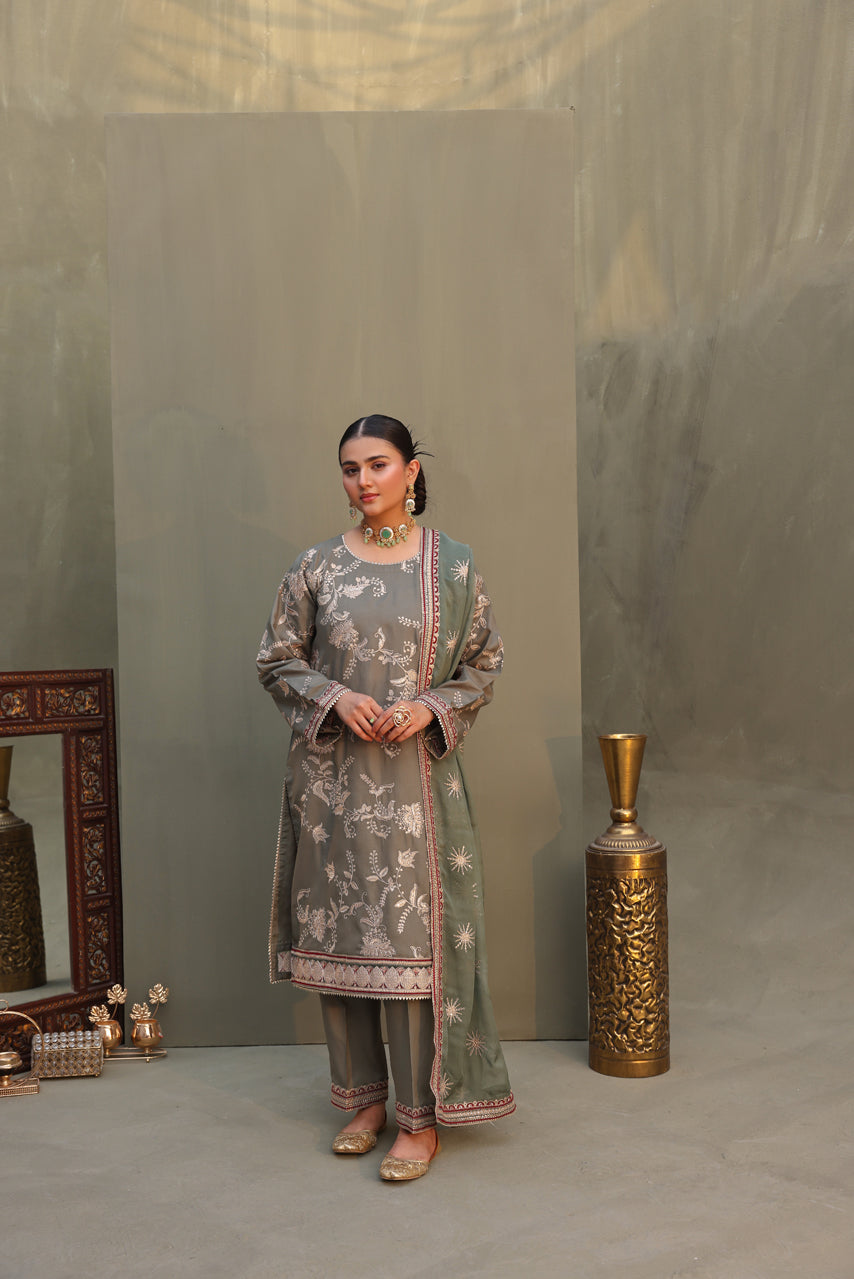Nayaab (Stitched 3 Piece)