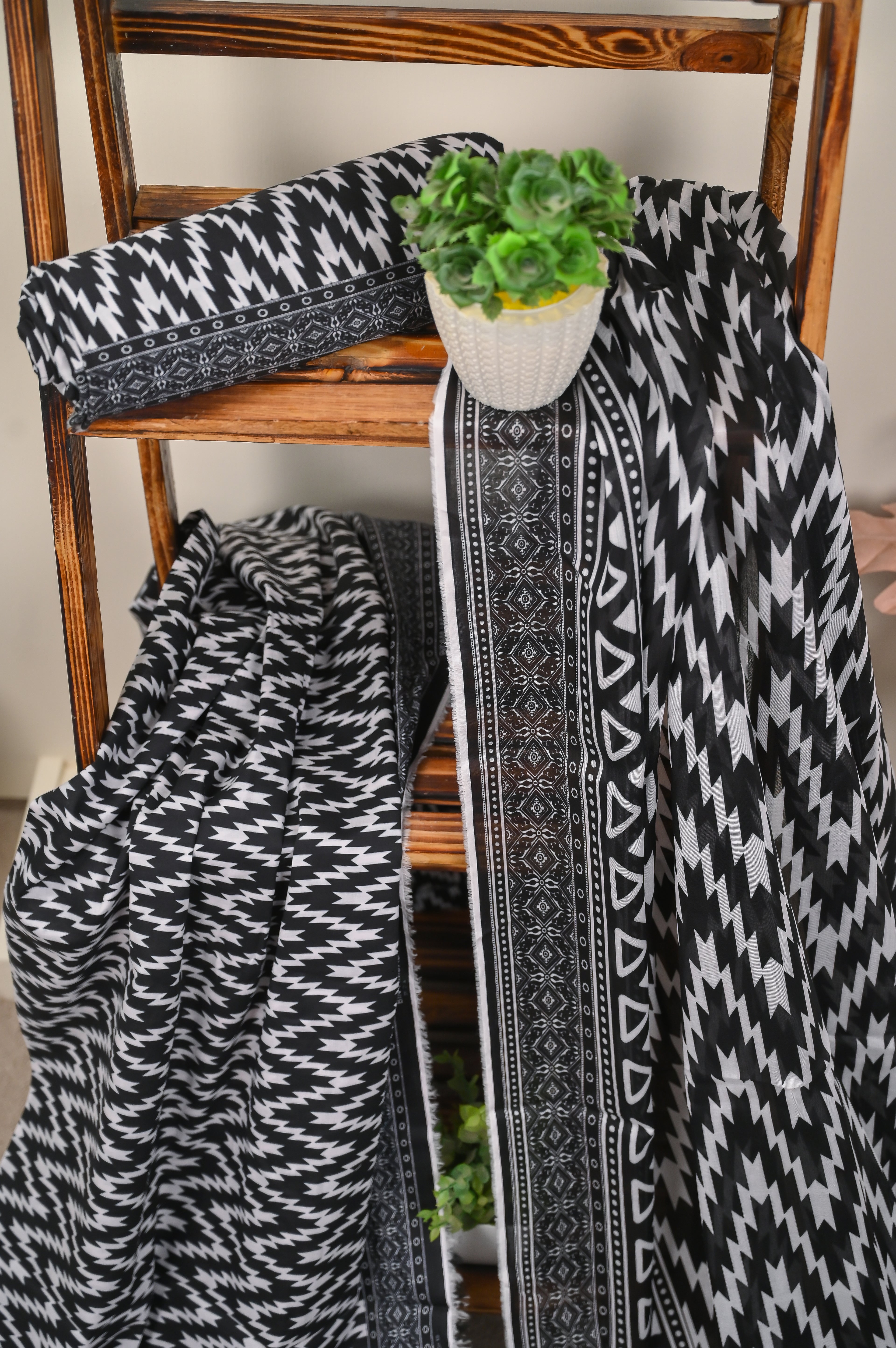 Unstitched-3 Pc